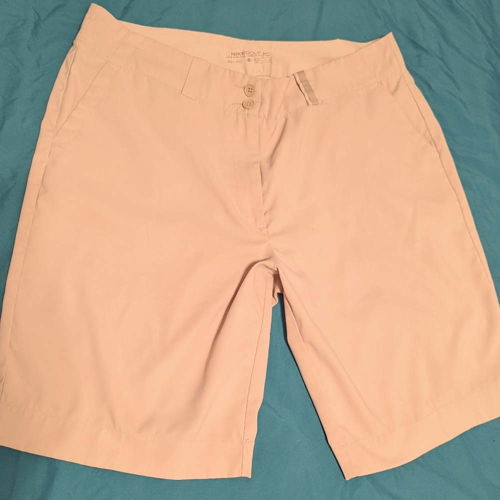 Nike performance khaki golf shorts size 14